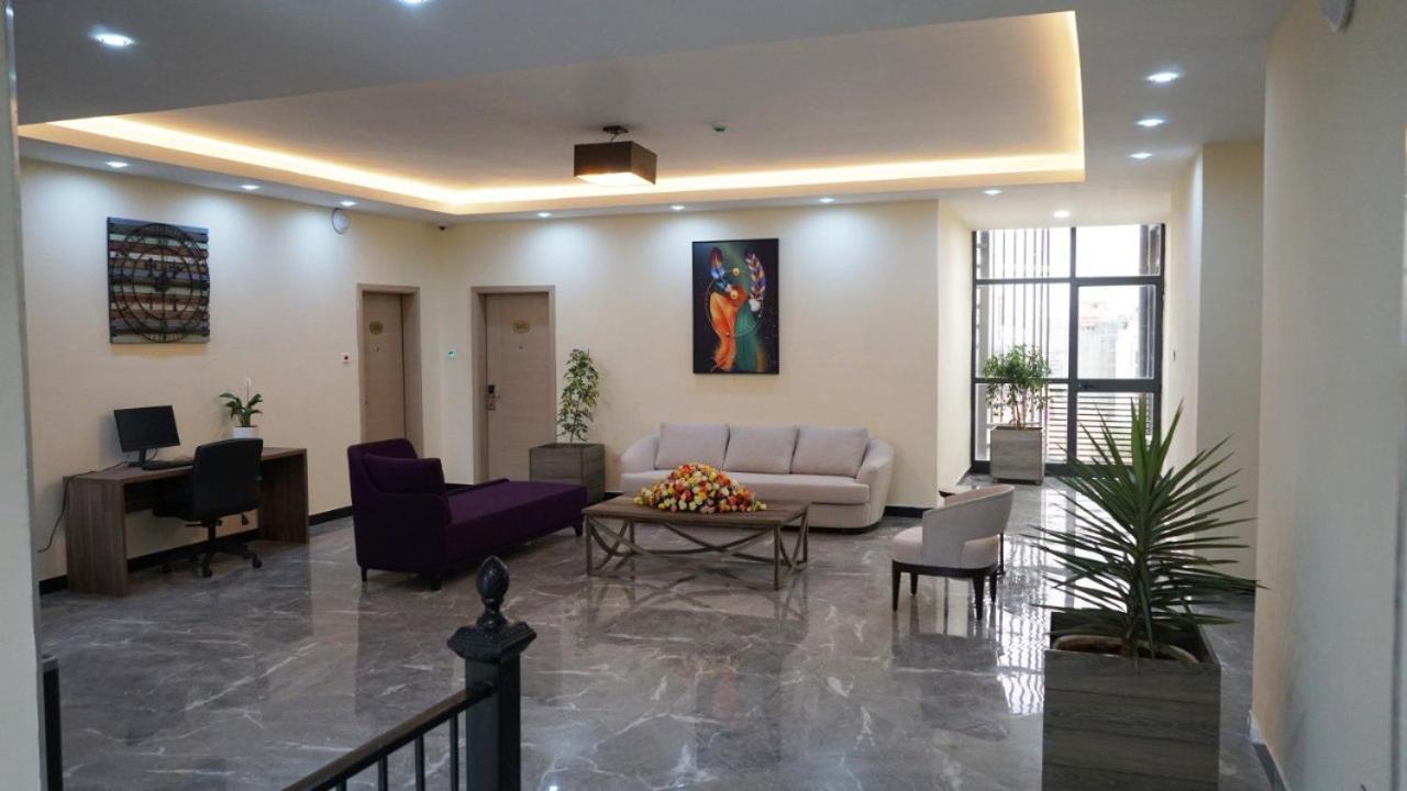 Triple E Hotel And Spa Адис Абеба Екстериор снимка