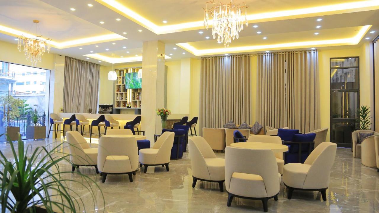 Triple E Hotel And Spa Адис Абеба Екстериор снимка