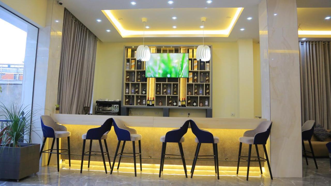 Triple E Hotel And Spa Адис Абеба Екстериор снимка