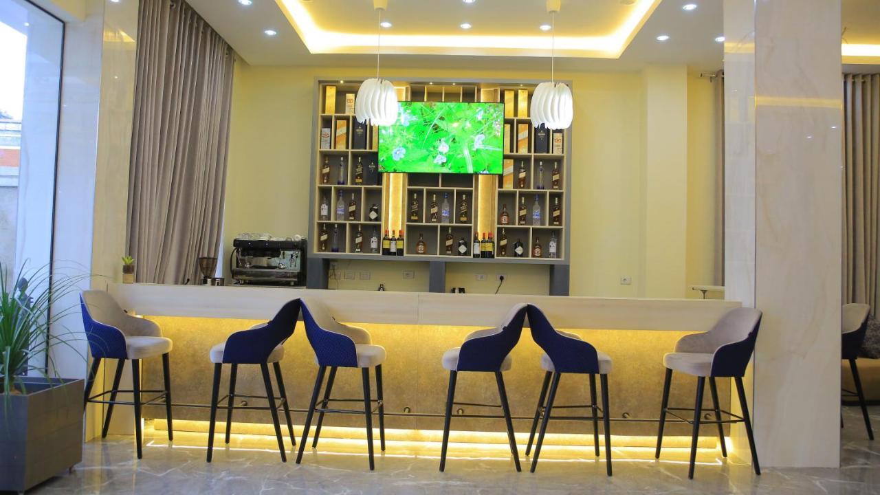 Triple E Hotel And Spa Адис Абеба Екстериор снимка
