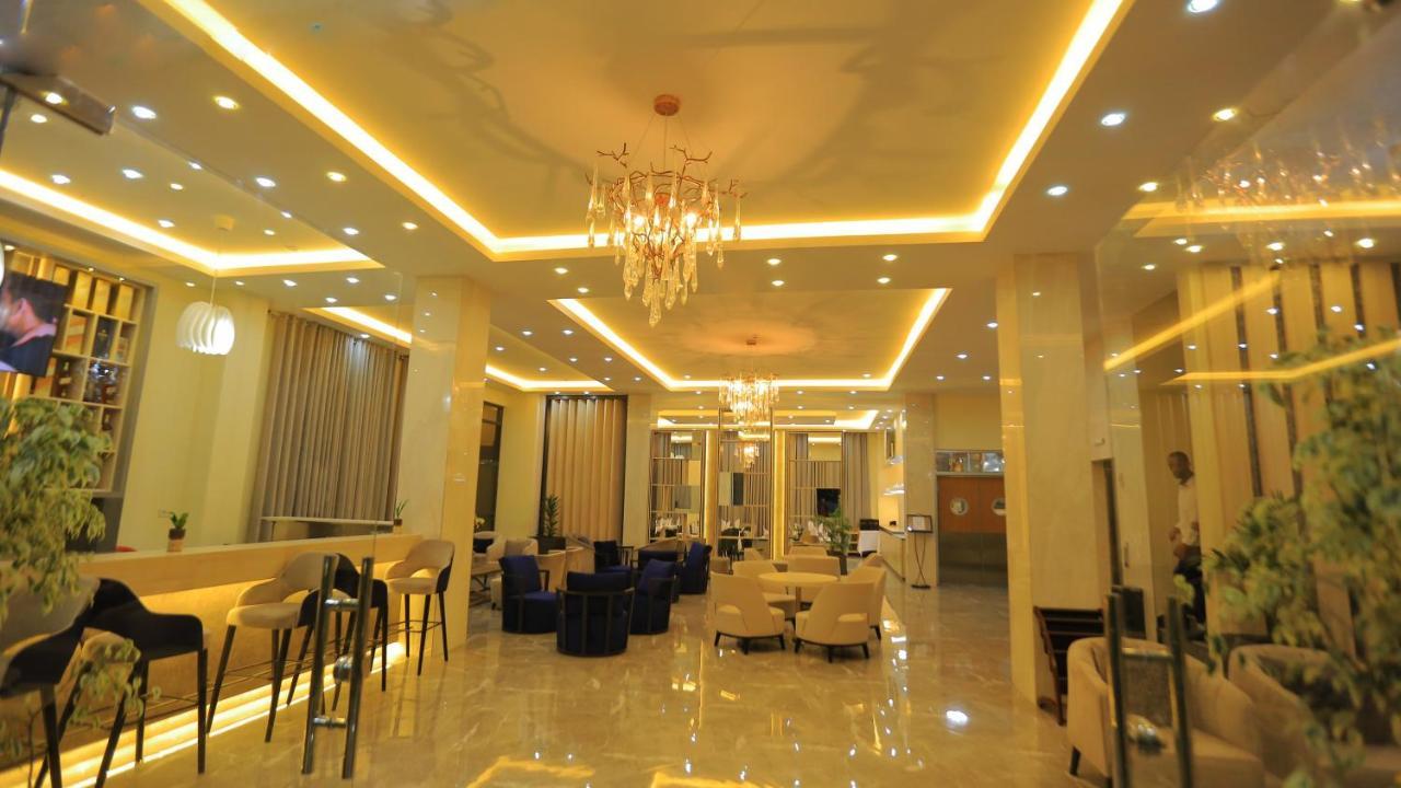 Triple E Hotel And Spa Адис Абеба Екстериор снимка