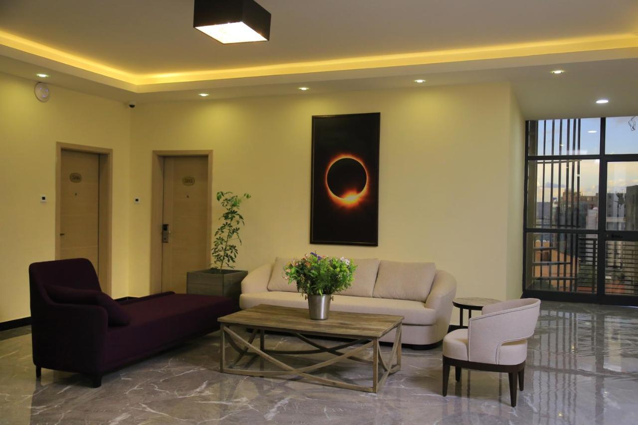 Triple E Hotel And Spa Адис Абеба Екстериор снимка