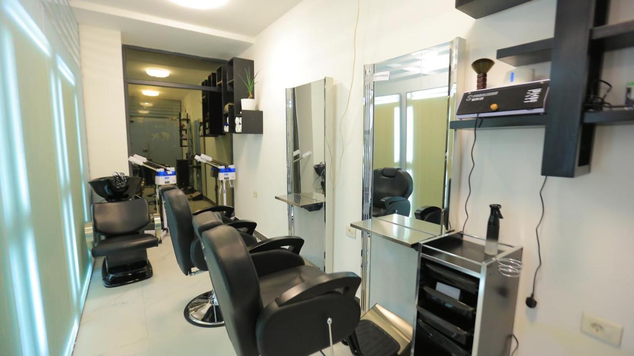 Triple E Hotel And Spa Адис Абеба Екстериор снимка