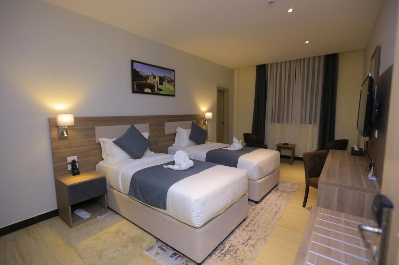 Triple E Hotel And Spa Адис Абеба Екстериор снимка