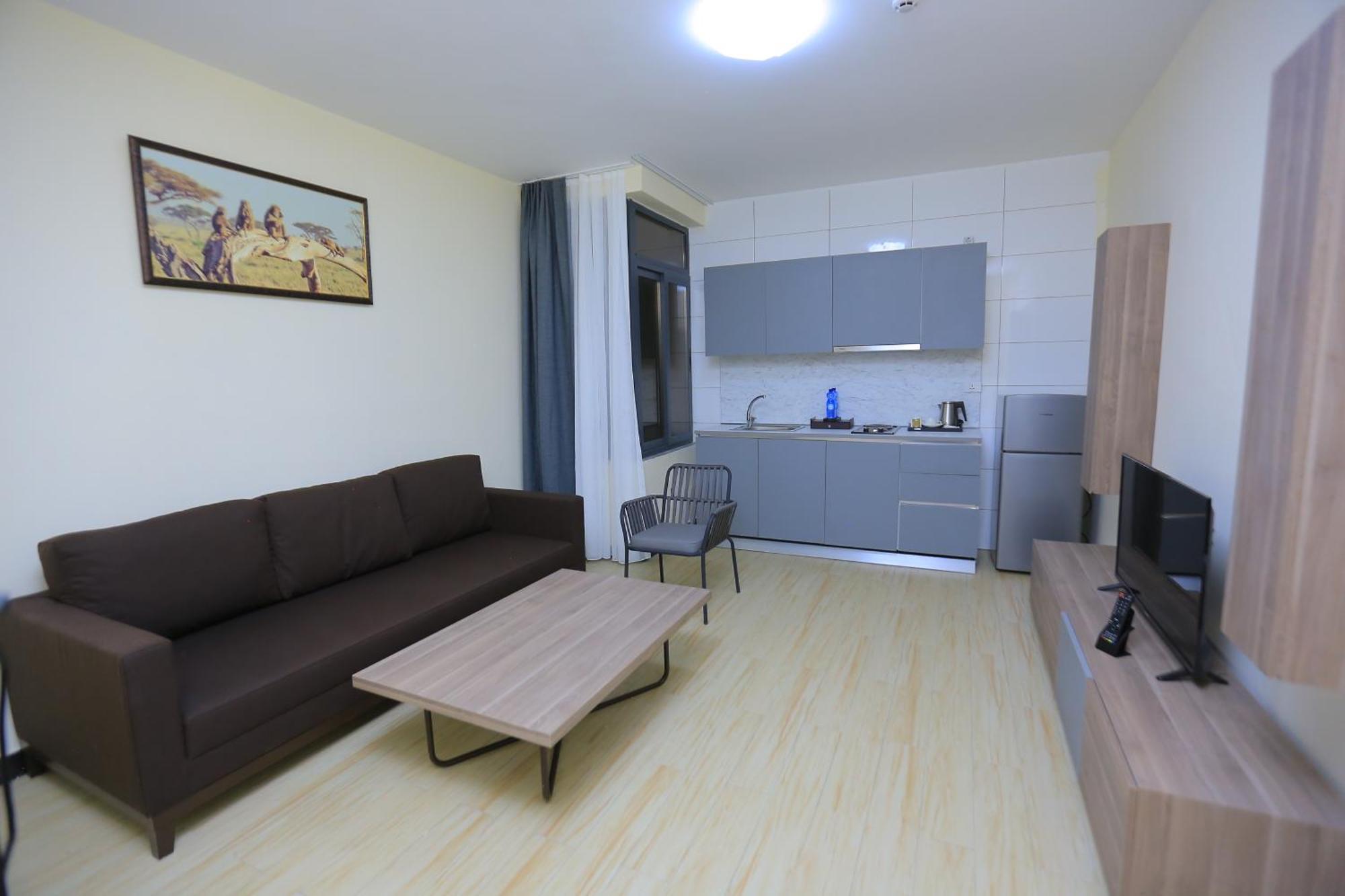 Triple E Hotel And Spa Адис Абеба Екстериор снимка